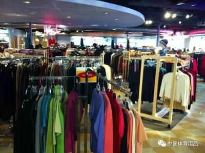 空间设计丨ScholarShop 爆改美国品牌服装折扣店的零售新境界